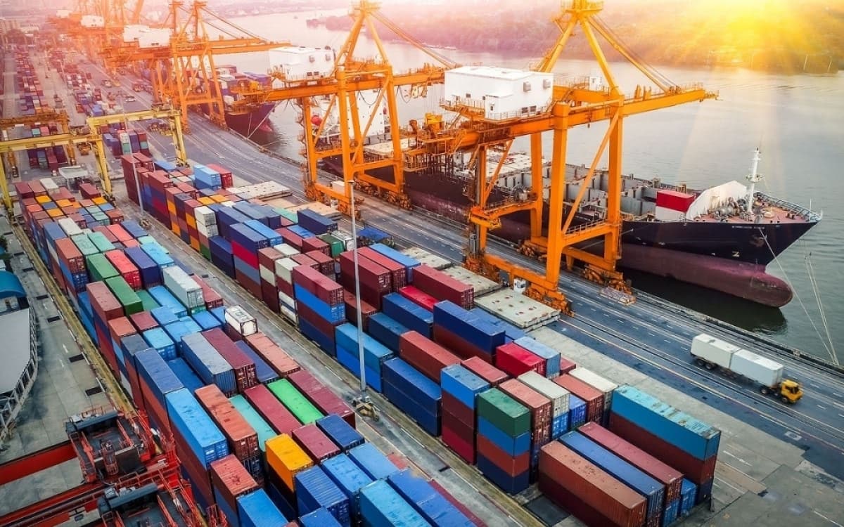 Từ 01/01/2026 bỏ thuế khoán: Vì sao nhập khẩu chính ngạch là con đường bắt buộc?